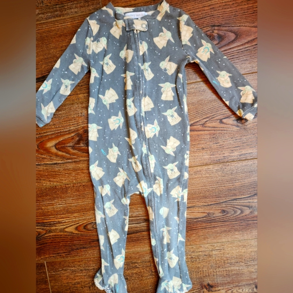 Pottery Barn Star Wars Baby Yoda Onesie sz 12-18 months